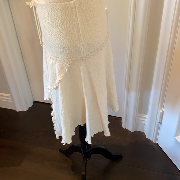 Super soft asymmetrical skirt - Picture 4 of 7